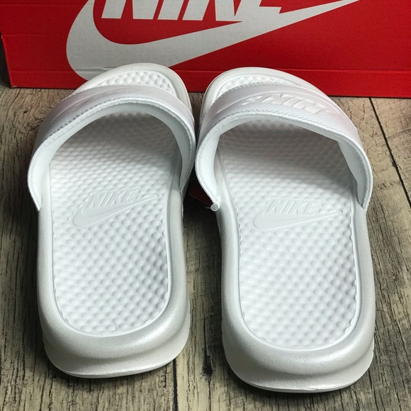NWT Nike Benassi JDI Metallic QS Pearls WMNS - Picture 6 of 7